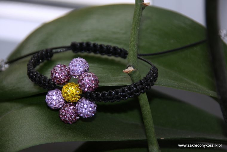 Kwiatowa bransoletka z Shamballa 2